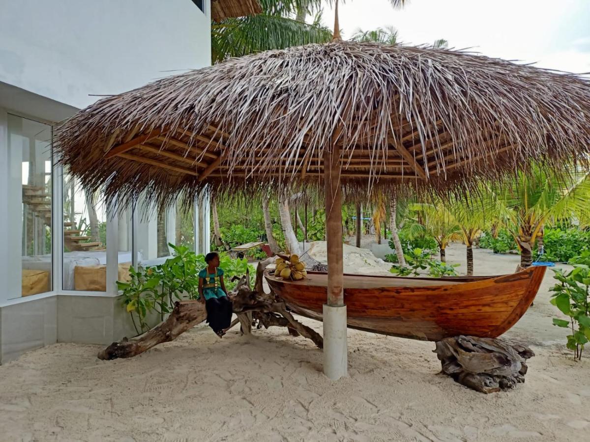 Island Life Maldives Retreat & Spa Magoodhoo Екстериор снимка