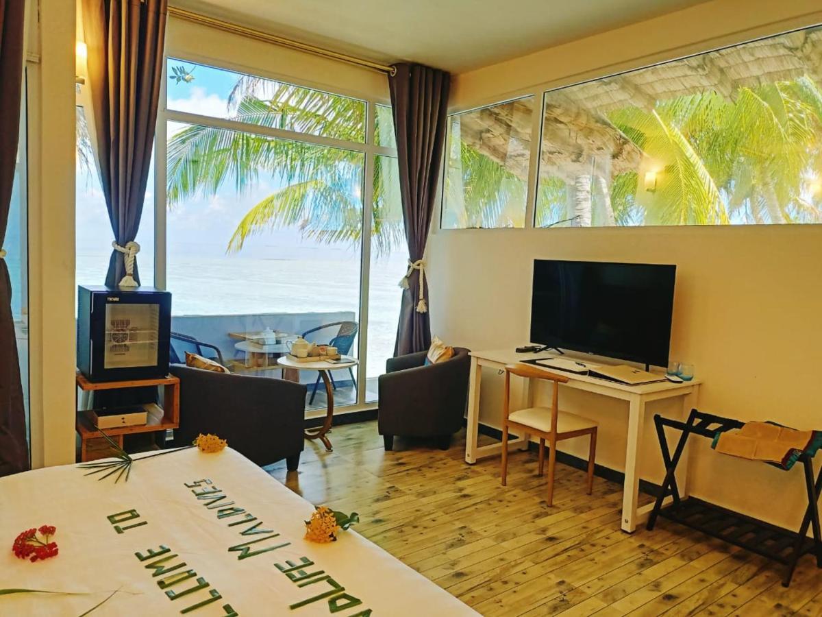 Island Life Maldives Retreat & Spa Magoodhoo Екстериор снимка