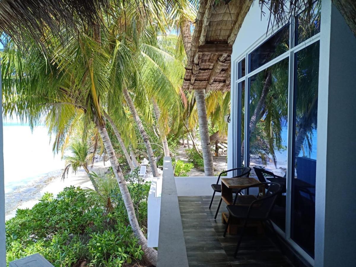 Island Life Maldives Retreat & Spa Magoodhoo Екстериор снимка