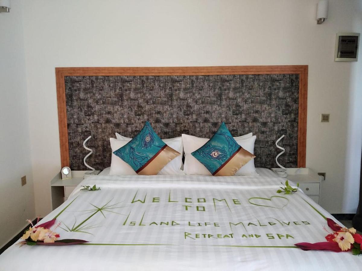 Island Life Maldives Retreat & Spa Magoodhoo Екстериор снимка